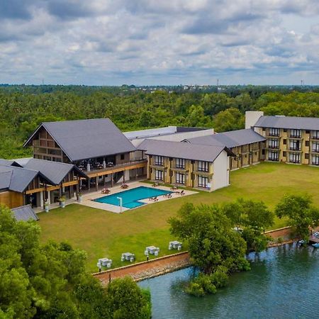 Amora Lagoon Hotel Катунаяка Екстер'єр фото