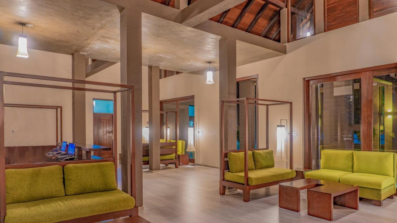 Amora Lagoon Hotel Катунаяка Екстер'єр фото